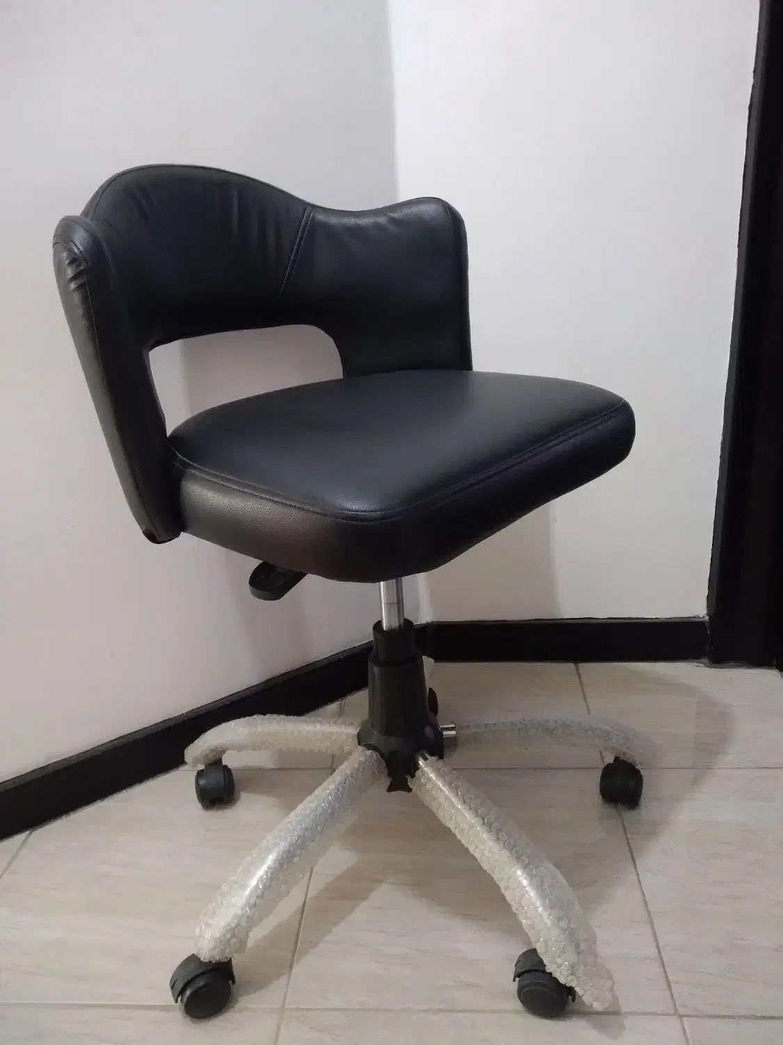 یک سری لوازم آرایشگاه همه در حد نو،|آرایشگاه و سالن‌های زیبایی|نکا, |دیوار