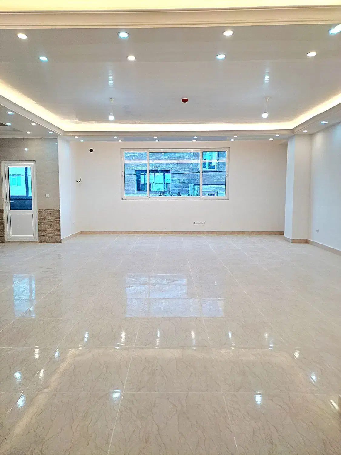 آپارتمان نوساز/ جنوبی / تک واحدی|فروش آپارتمان|میانه, |دیوار