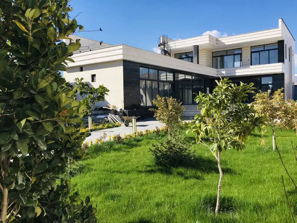 فروش ویژه ویلای لوکس در بهترین شهرک منطقه|فروش خانه و ویلا|هشتگرد, شهرک افشاریه|دیوار