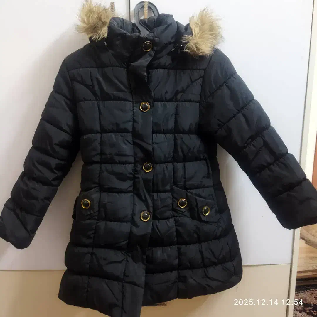 یک عدد کافشن دخترانه|کفش و لباس بچه|زاهدان, |دیوار