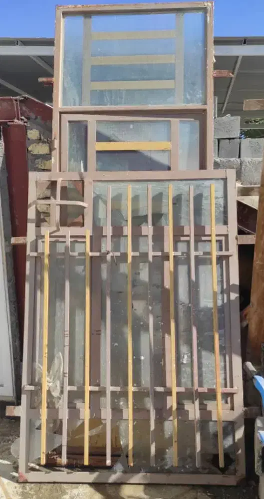 درب ورودی هال و حیاط خلوت وپنجره سالم و...|مصالح و تجهیزات ساختمان|میناب, |دیوار