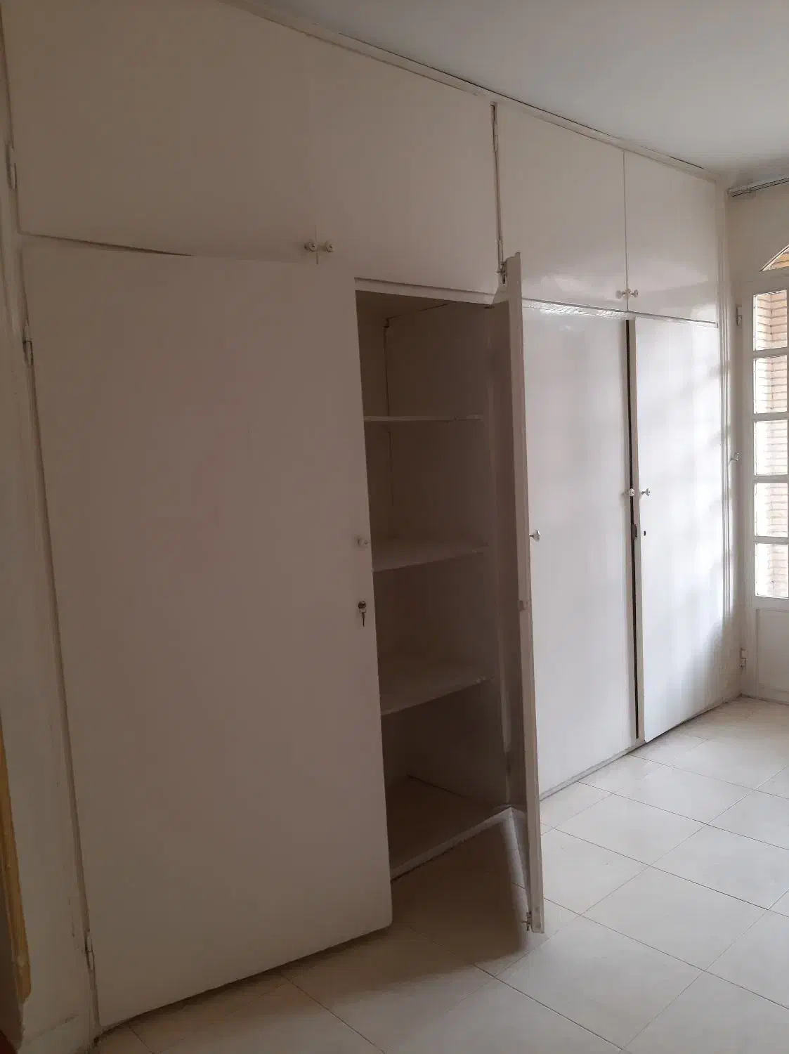 ۱۸۰ متر سه خوابه/ تخلیه/ شخصی ساز