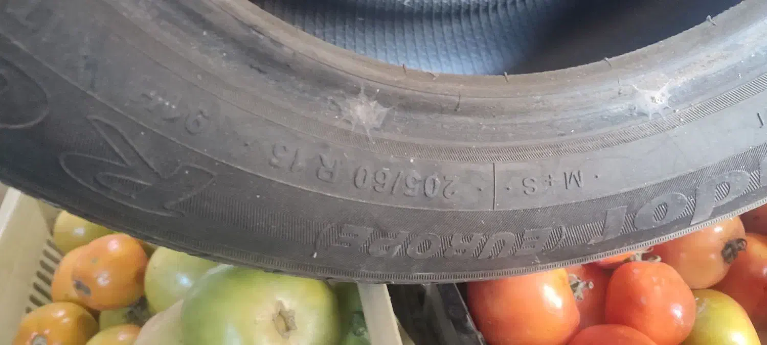 لاستیک عقب نیسان و پژو|قطعات یدکی و لوازم جانبی|نوشین شهر, |دیوار