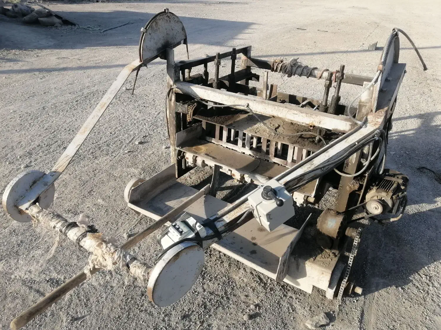 دو عدد دستگاه بلوکه زنی|ماشین‌آلات صنعتی|گلمکان, |دیوار