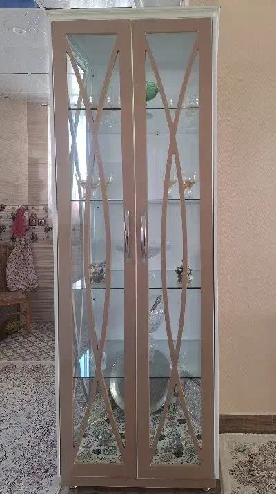 بوفه|بوفه، ویترین، کنسول|مهاجران, |دیوار