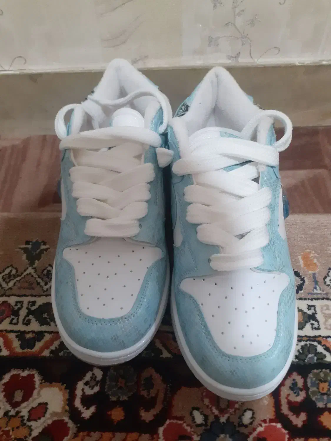 کتونی نایک|کیف، کفش، کمربند|مهاجران, |دیوار