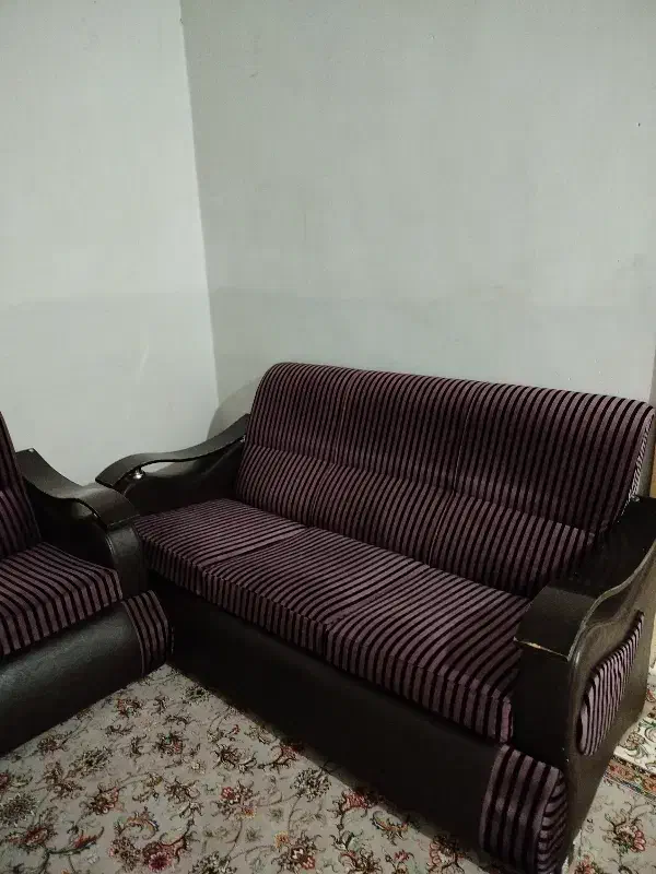 مبل راحتی*|مبلمان خانگی و میز عسلی|دهلران, |دیوار