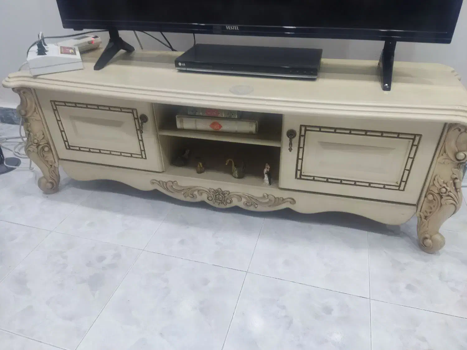 میز تلویزیون|میز تلویزیون|صومعهسرا, |دیوار