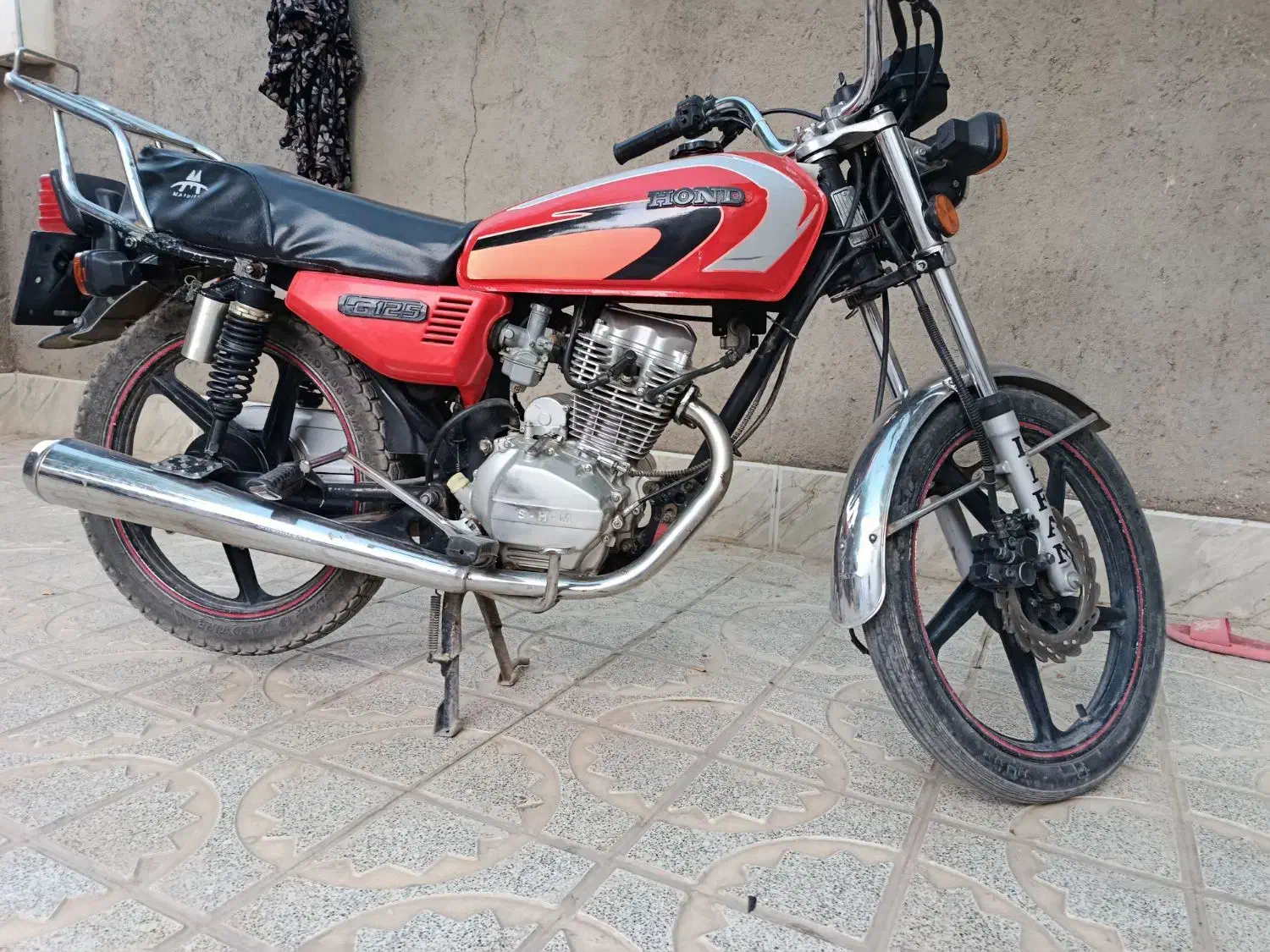 موتور|موتورسیکلت|رشتخوار, |دیوار