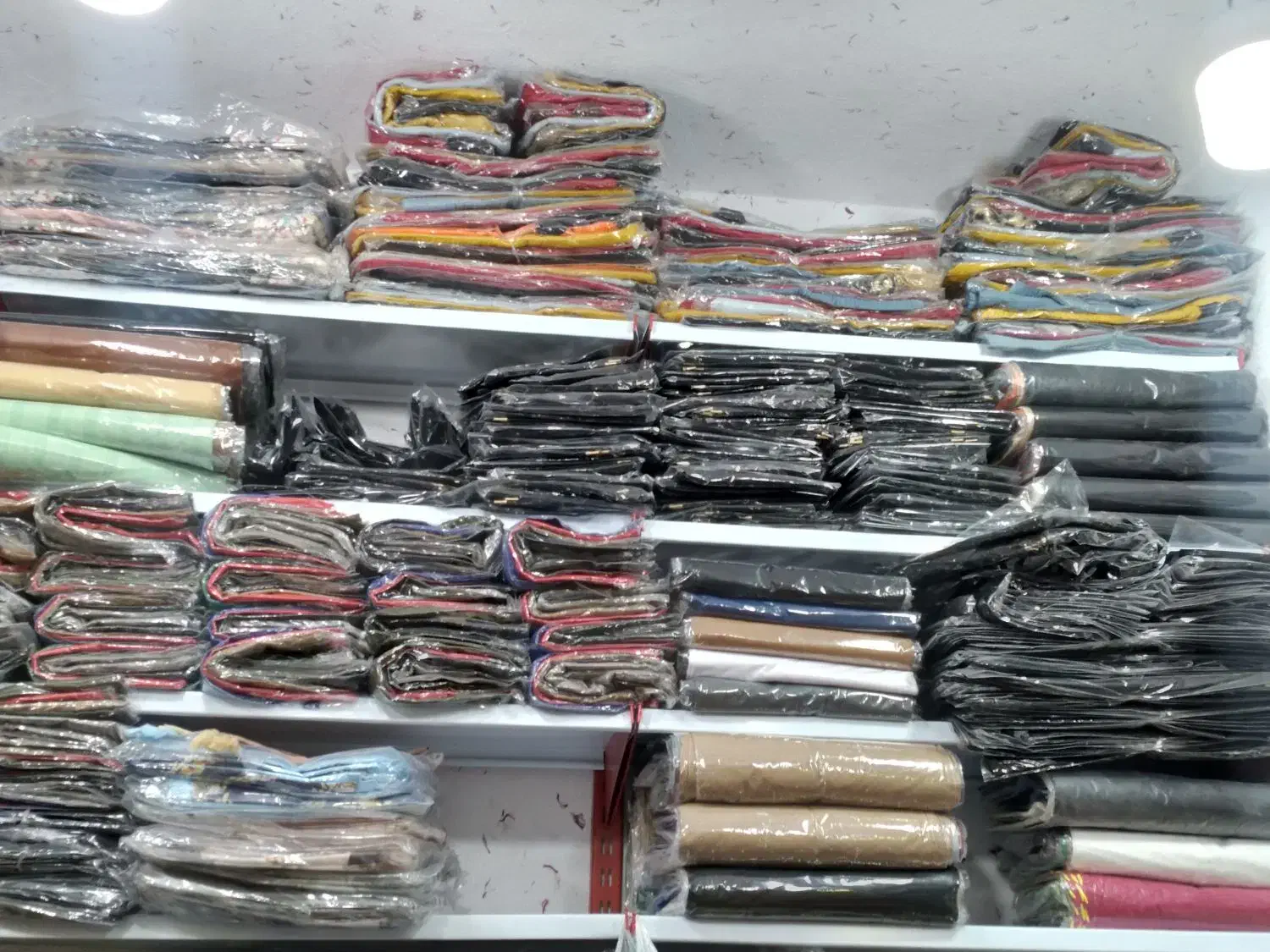 تولید و پخش عمده انواع شال و روسری|لباس|اردبیل, |دیوار