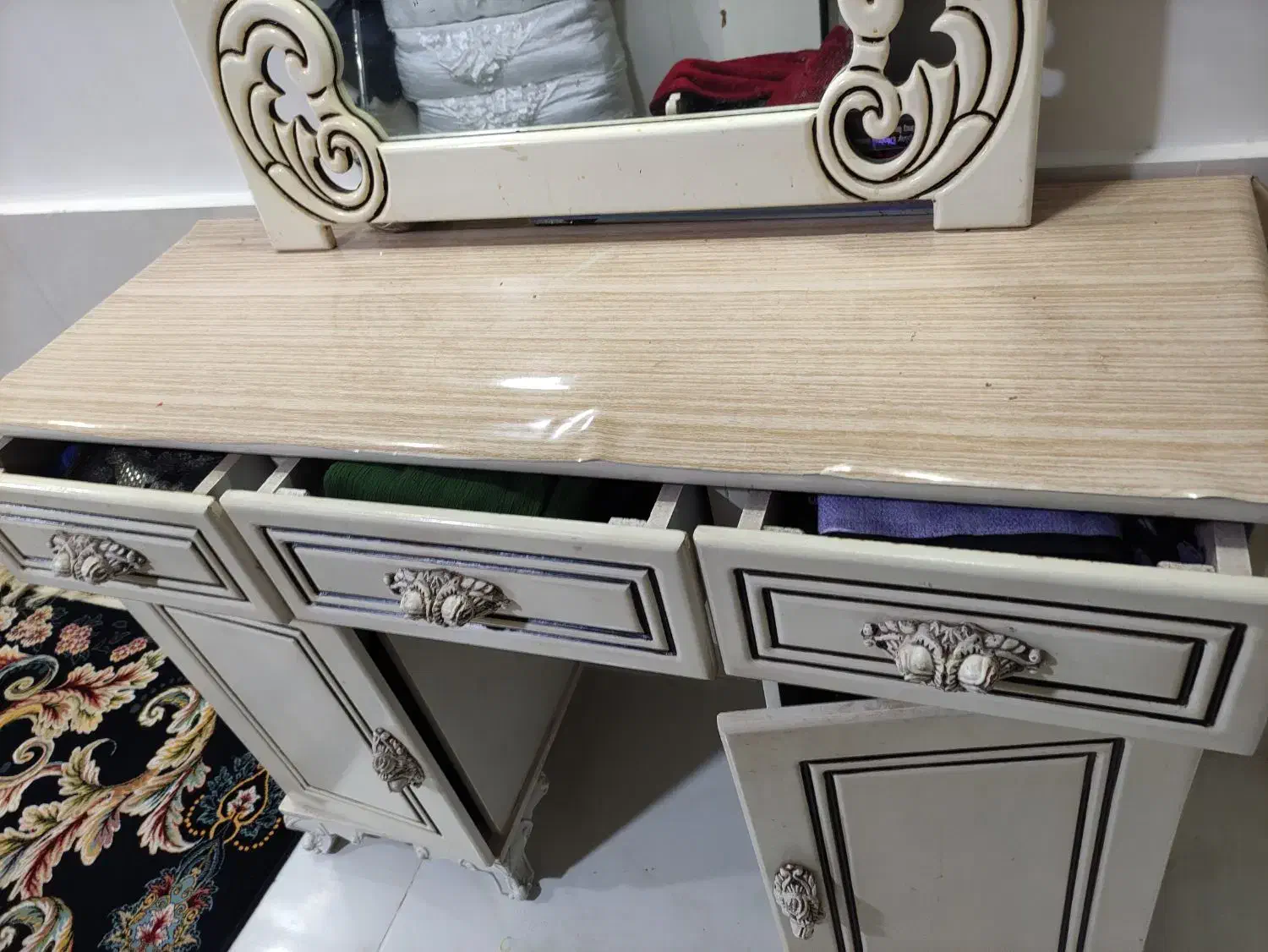 آینه دلاور|آینه|تربت‌حیدریه, اندیشه|دیوار