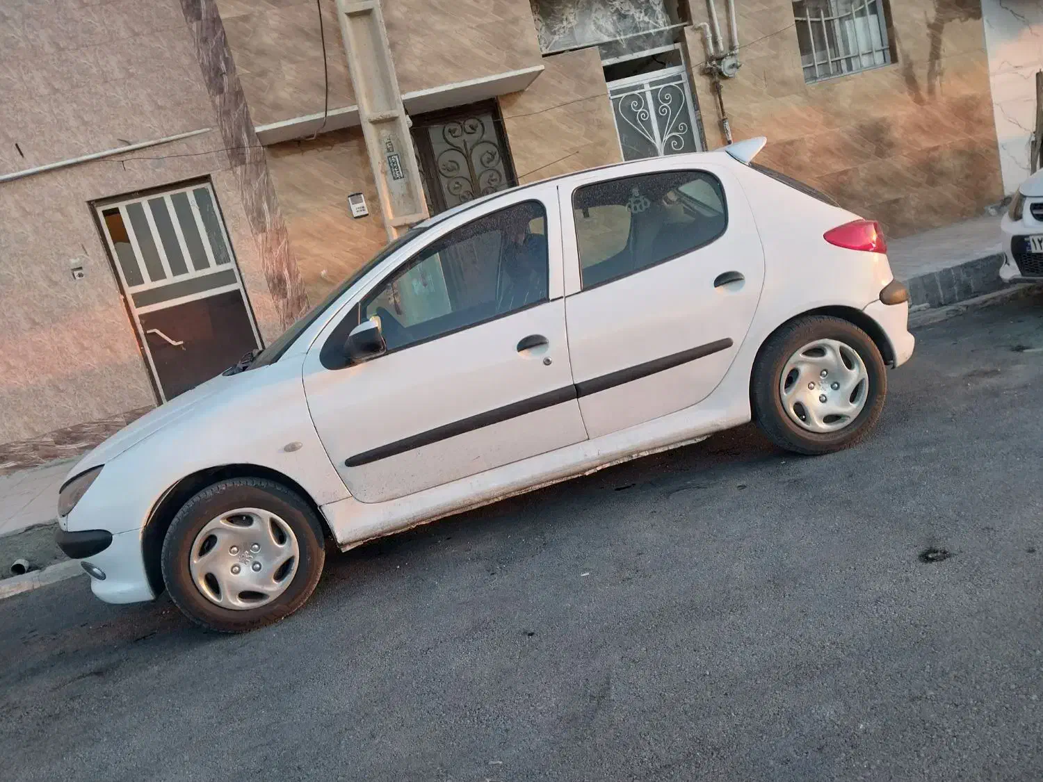 ۲۰۶ تیپ ۲|خودرو سواری و وانت|رباط‌کریم, شترخوار|دیوار