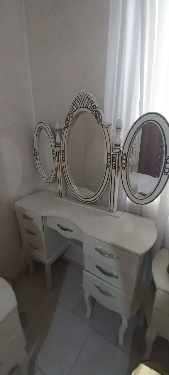 سرویس میز آرایش و تخت|تخت و سرویس خواب|قرچک, میرزائی شمالی|دیوار