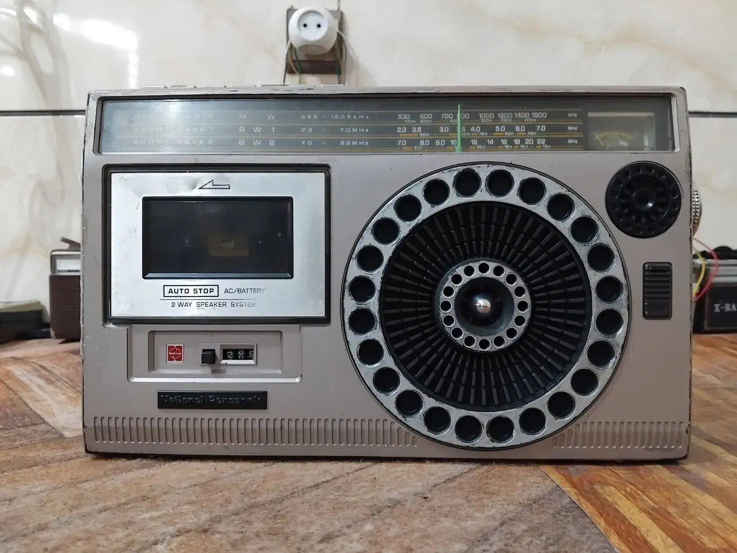 تعدادی رادیو قوی و قدیمی|سیستم صوتی خانگی|فارسان, |دیوار