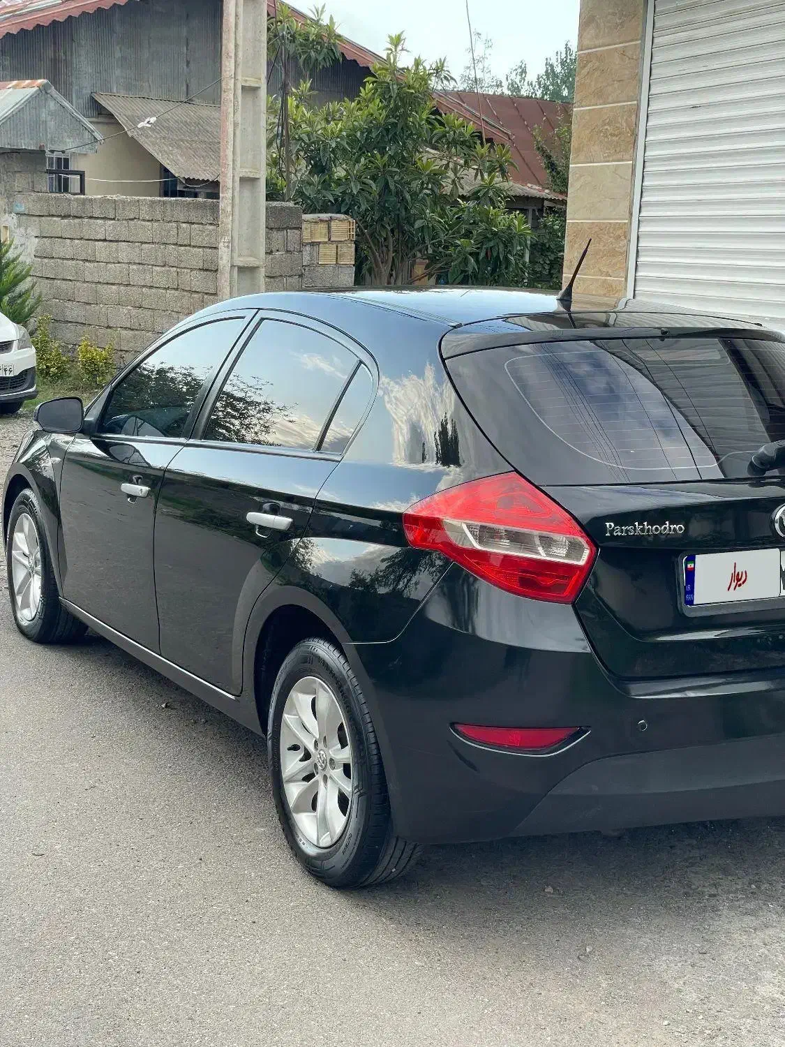 برلیانس ۳۲۰ مدل ۹۵ بیرنگبیضربه|خودرو سواری و وانت|رشت, حومه رشت|دیوار