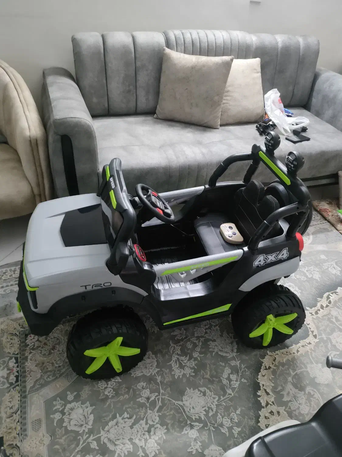 ماشین شارژی آفرودی دونفره چهار موتوره کنترل دار|اسباببازی|تهران, سبلان (لشگر)|دیوار