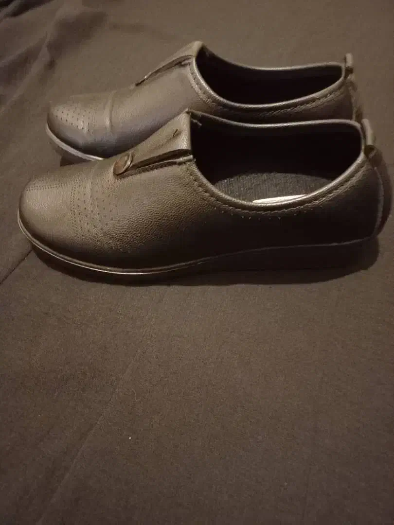 کفش|کیف، کفش، کمربند|بروجرد, |دیوار