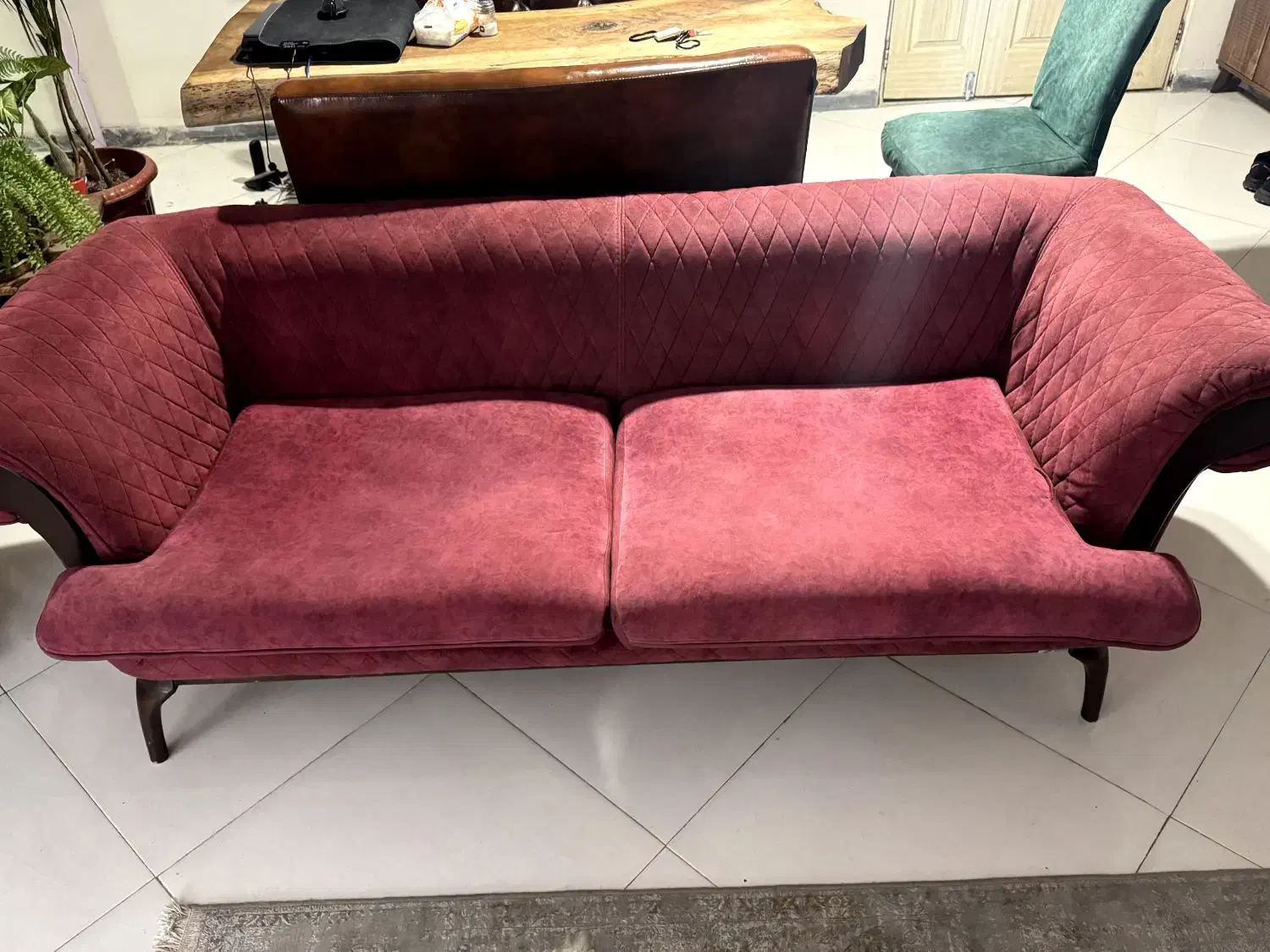 مبل راحتی، میز ناهارخوری، مبل چرم چستر|مبلمان خانگی و میز عسلی|پردیس, فاز ۲|دیوار