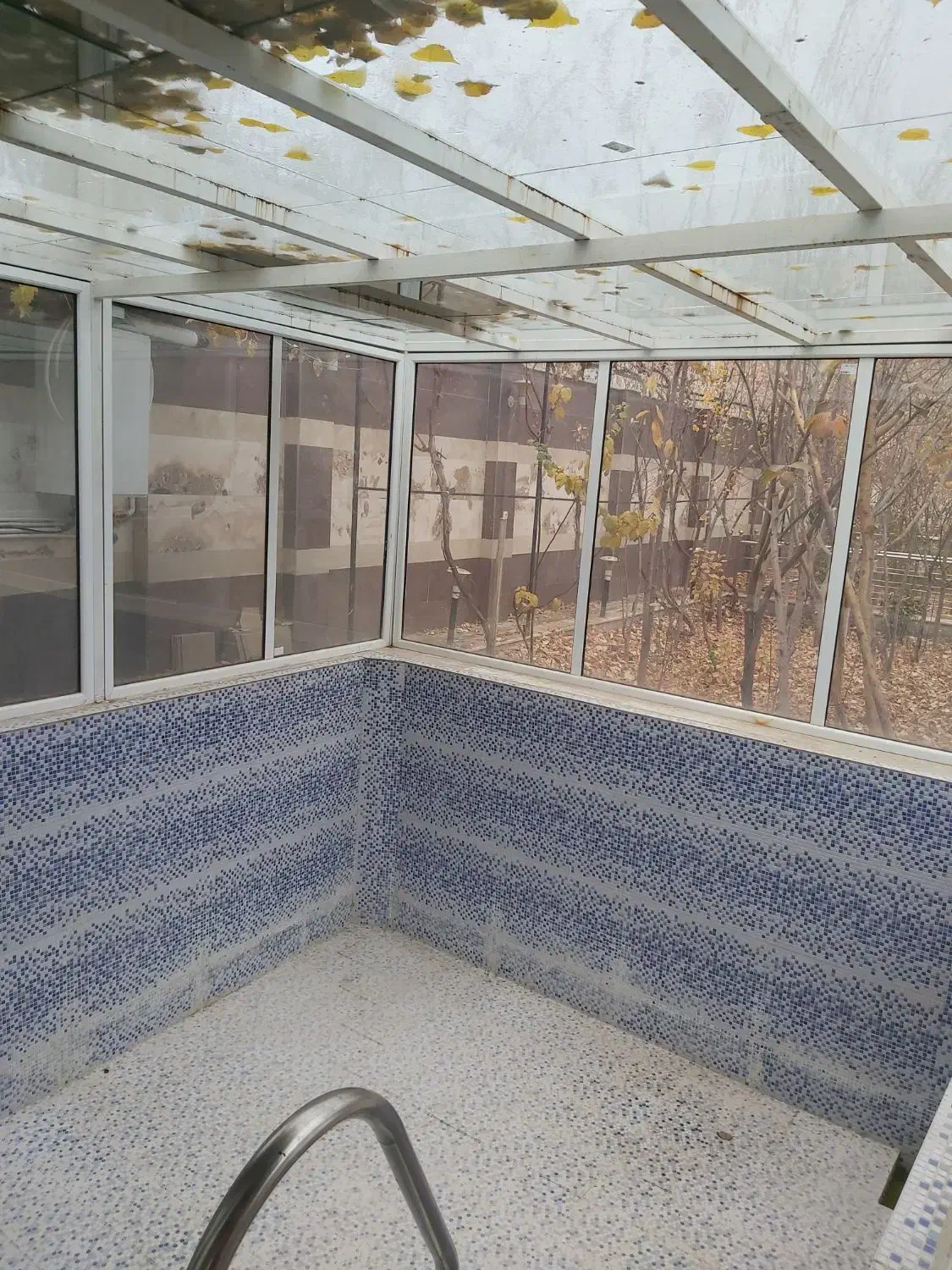 اطاقک شیشه ای|مصالح و تجهیزات ساختمان|باغ بهادران, |دیوار