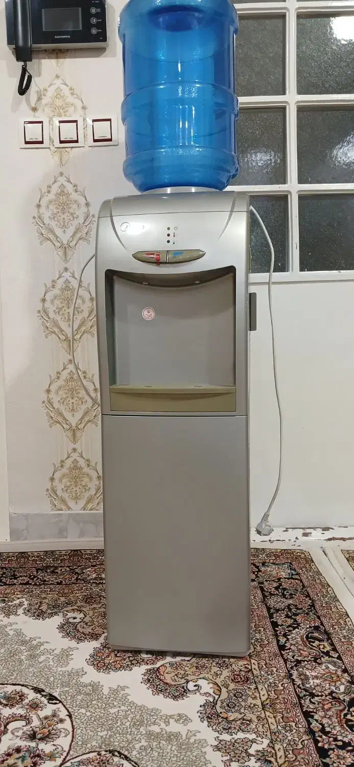 آب سرد کن و گرم کن یخچال دار|آب‌سردکن و تصفیه آب|ارومیه, |دیوار