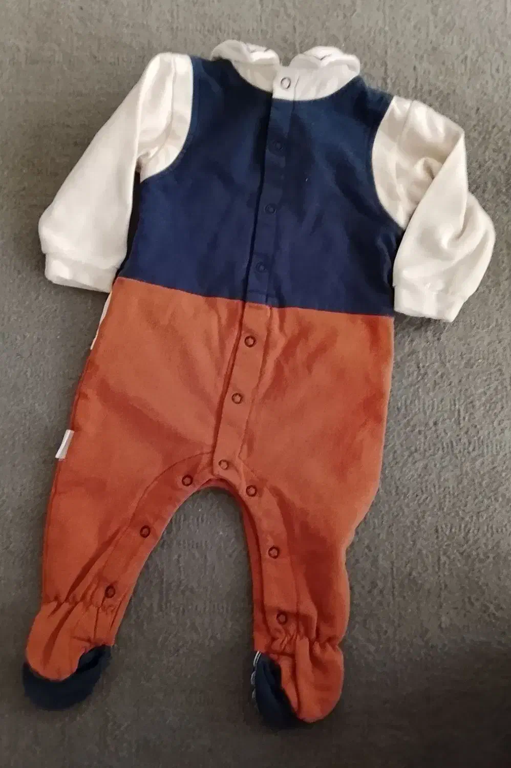 سرهمی جنس عالی همراه کلاه|کفش و لباس بچه|قم, نیروگاه|دیوار