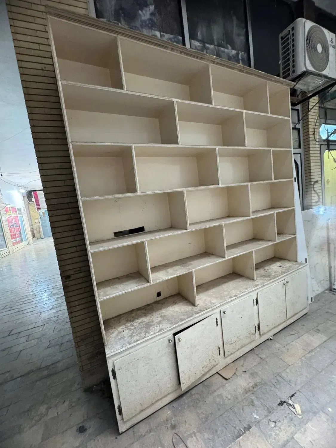 ویترین چوبی|فروشگاه و مغازه|جهرم, |دیوار