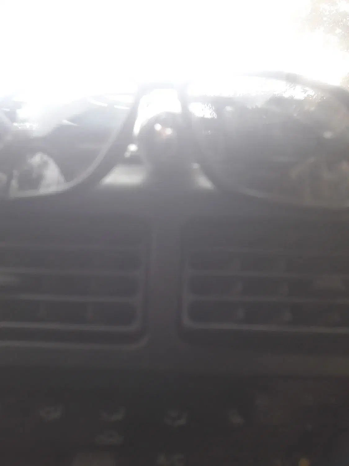 عینک طبی|اشیا|بروجرد, |دیوار