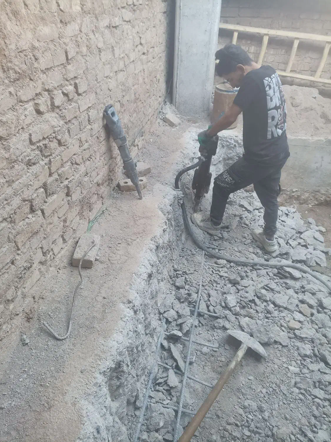 «خدمات پیکور بادی کمپرسور بادی تخریب»|خدمات پیشه و مهارت|یزد, |دیوار