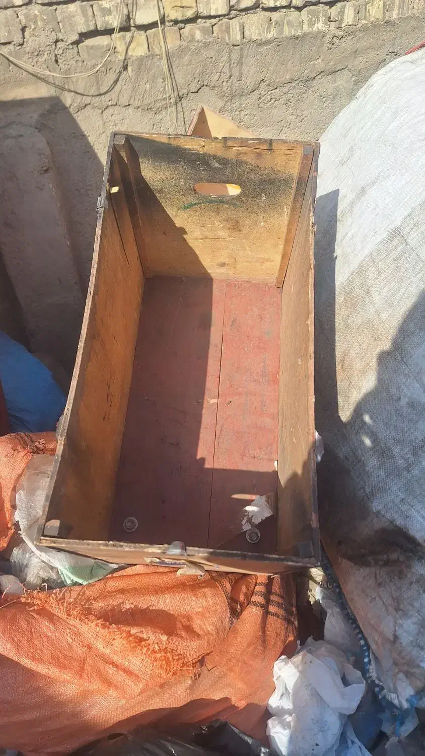 جعبه چوبی|حراج|قم, باغ کرباسی|دیوار