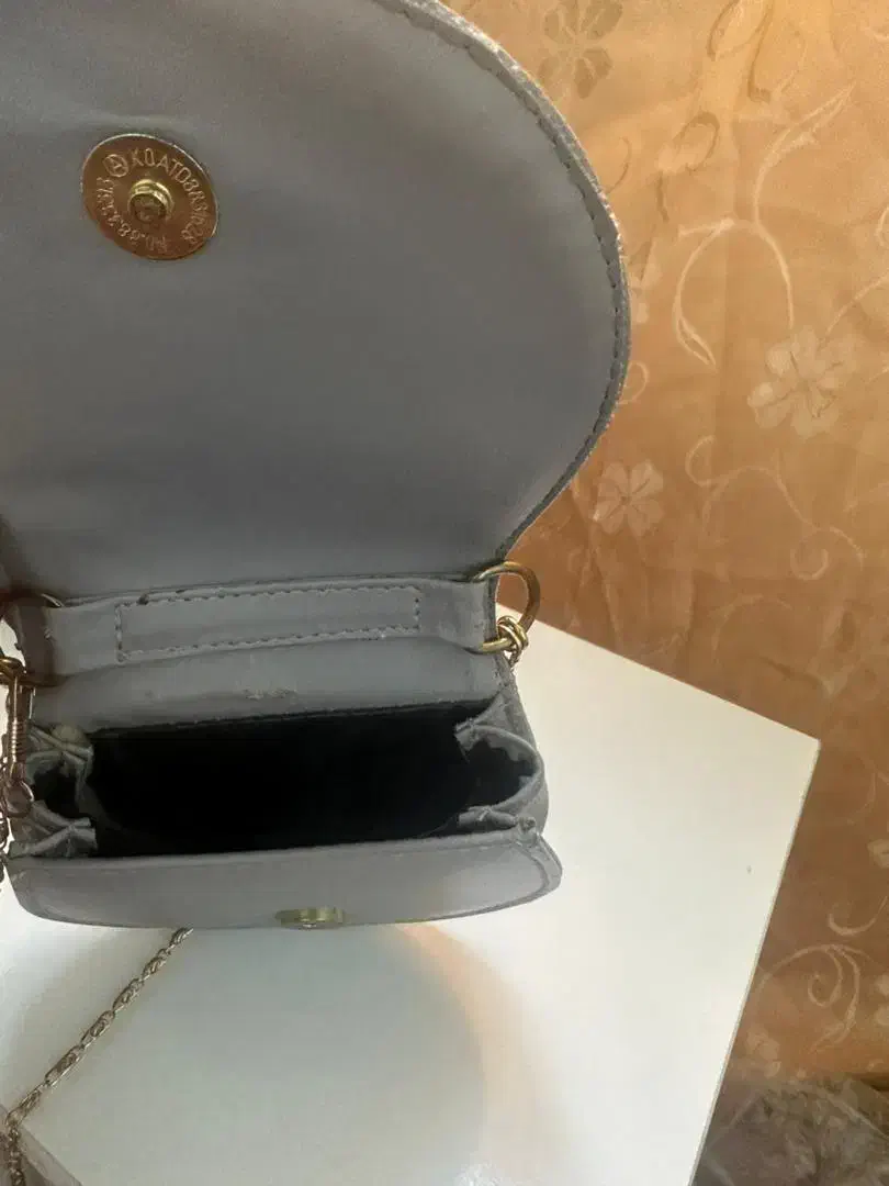 کیف دوشی زنجیره ای مینیمال|کیف، کفش، کمربند|شیراز, ده پیاله|دیوار