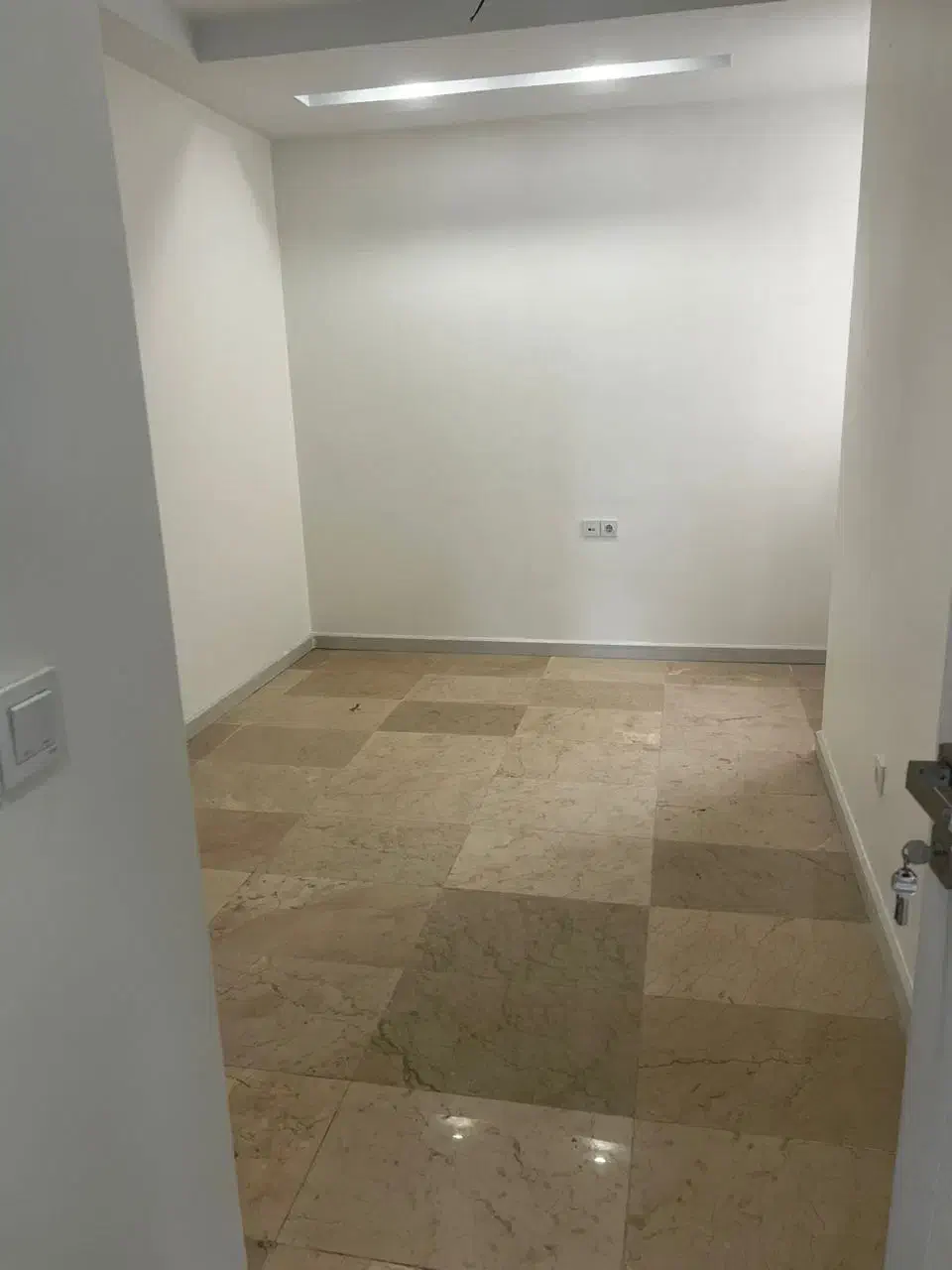 فروش واحد با موقعیت اداری،منطقه ۲|فروش دفتر کار، اتاق اداری، مطب|تهران, شهرک هما|دیوار