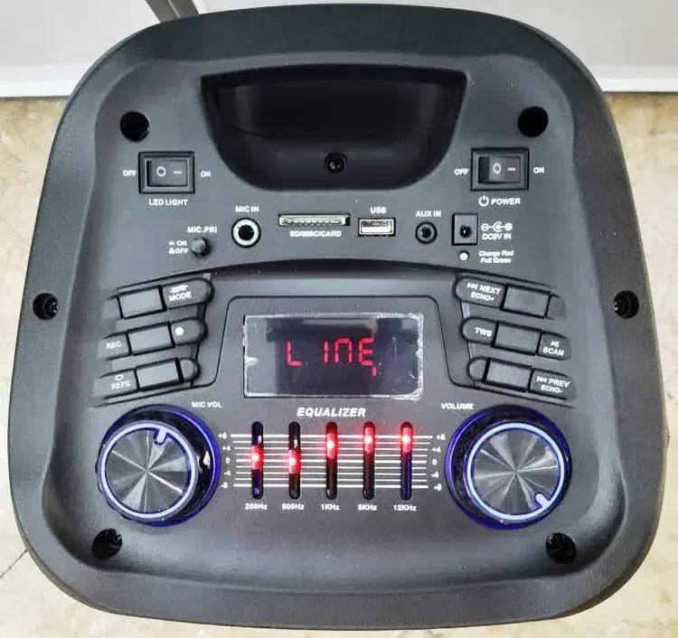 speaker hip hop|پخش‌کننده همراه|لار, |دیوار