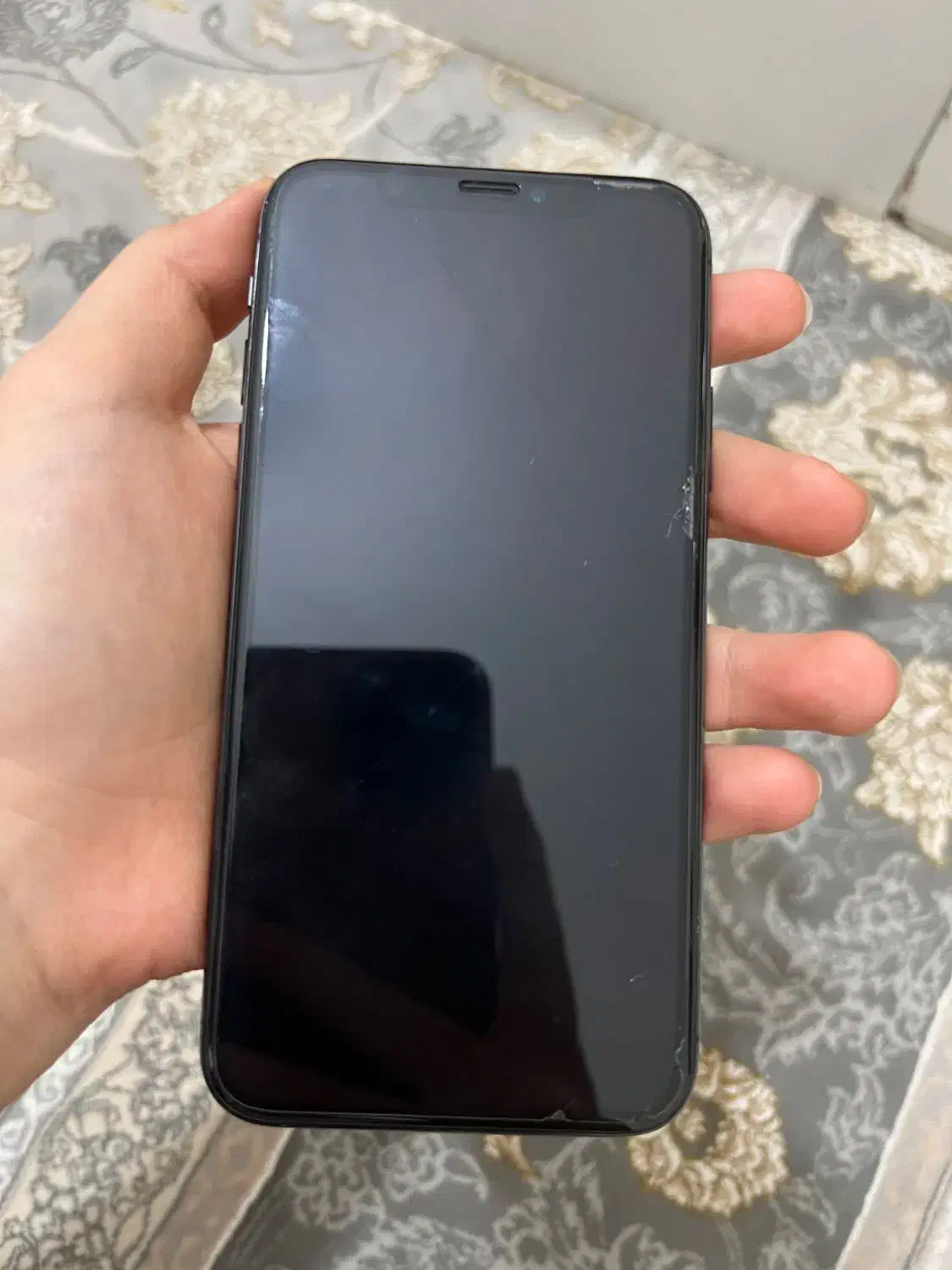 آیفون x|موبایل|رباط‌کریم, رباط‌کریم|دیوار