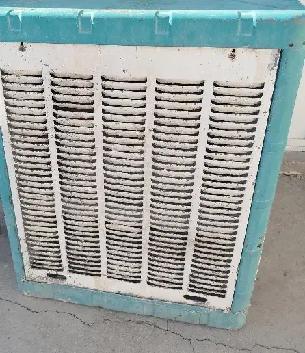 یک کولر آبی و یک کولر گازی پنجره ای ال جی (Gold)|کولر گازی و فنکوئل|دهدشت, |دیوار