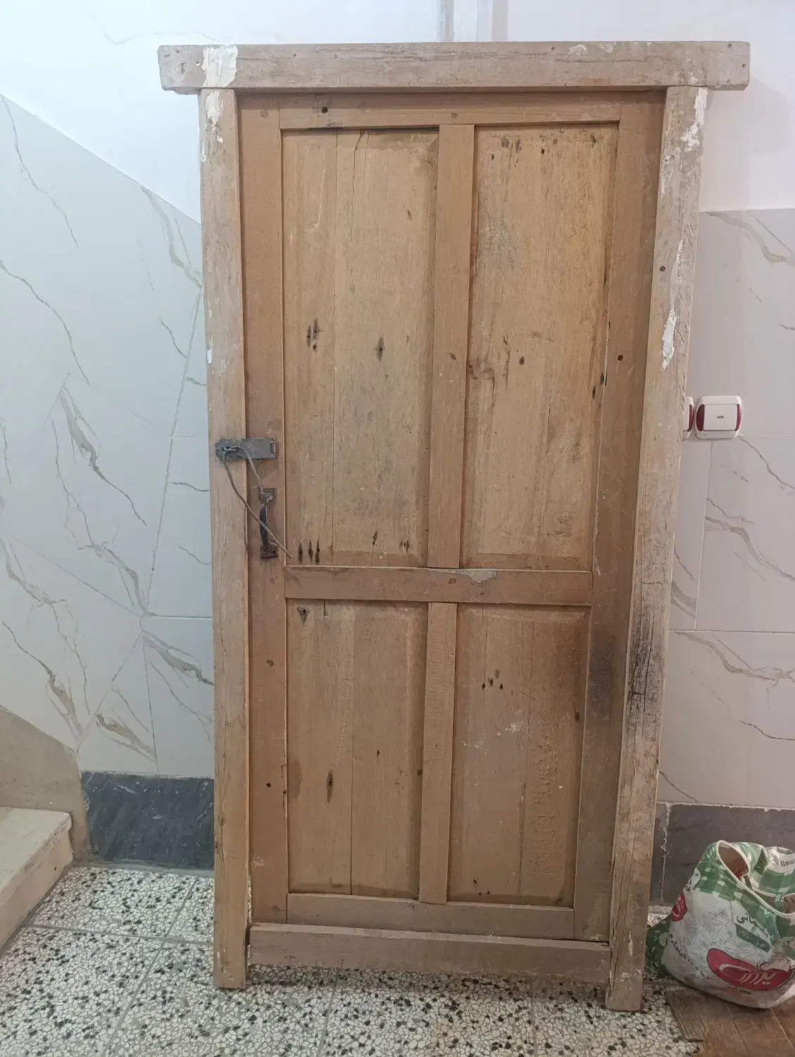 در چوبی قدیمی|مصالح و تجهیزات ساختمان|سبزوار, علمدار|دیوار