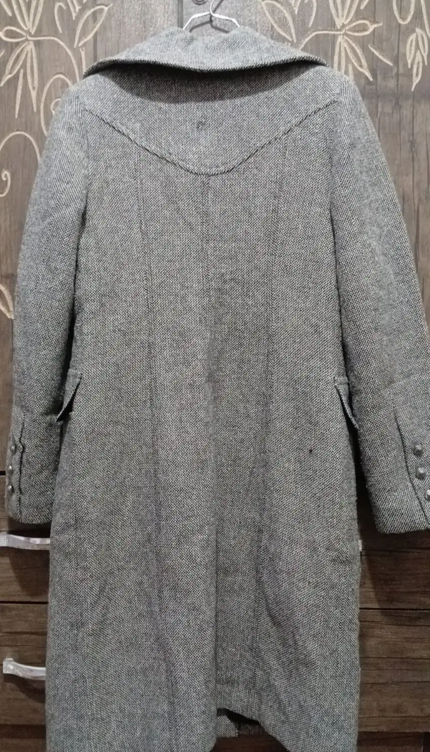 پالتو|لباس|بیرجند, |دیوار