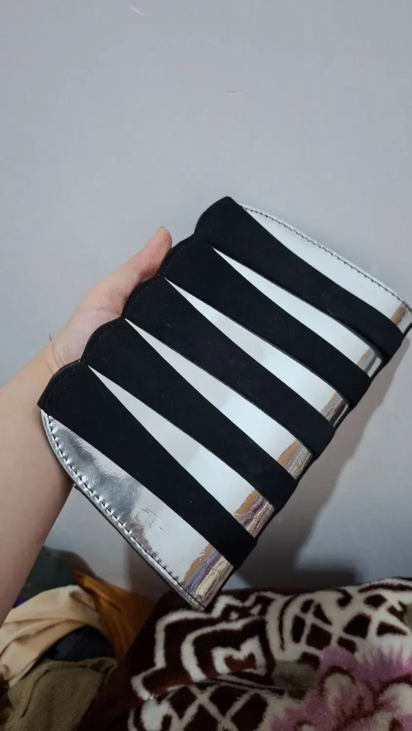 تعدادی کیف|کیف، کفش، کمربند|ارومیه, |دیوار