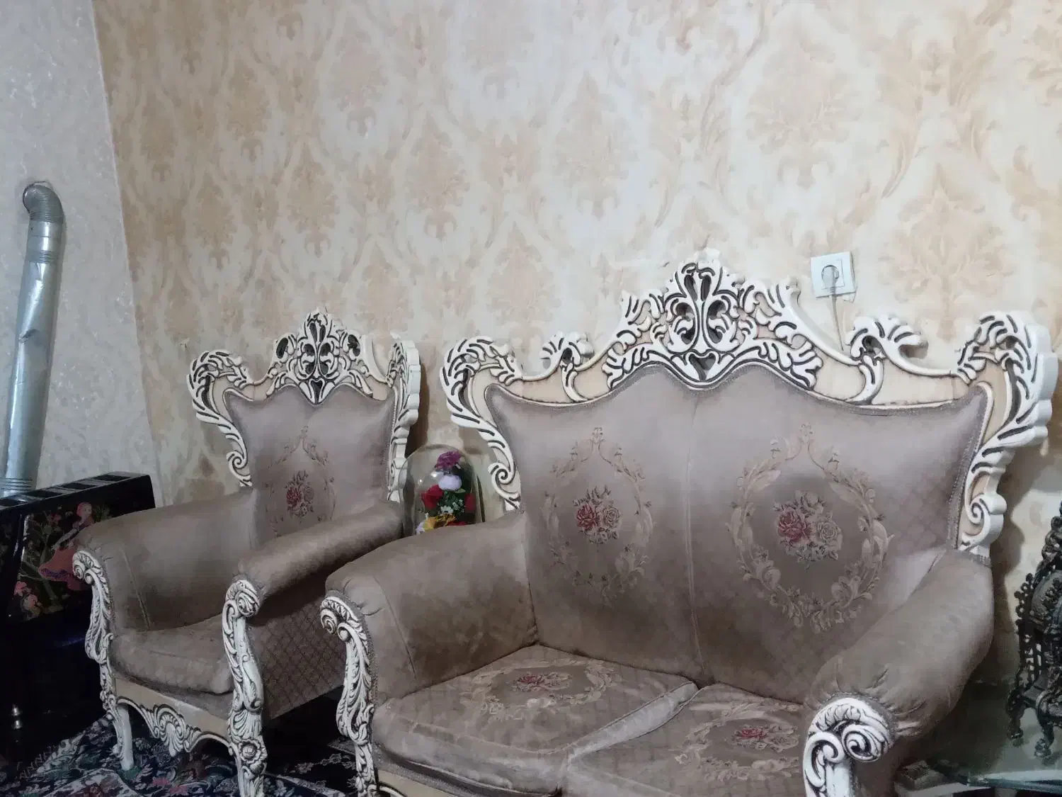 مبل سلطنتی شیک ۷نفره|مبلمان خانگی و میز عسلی|اقبالیه, |دیوار