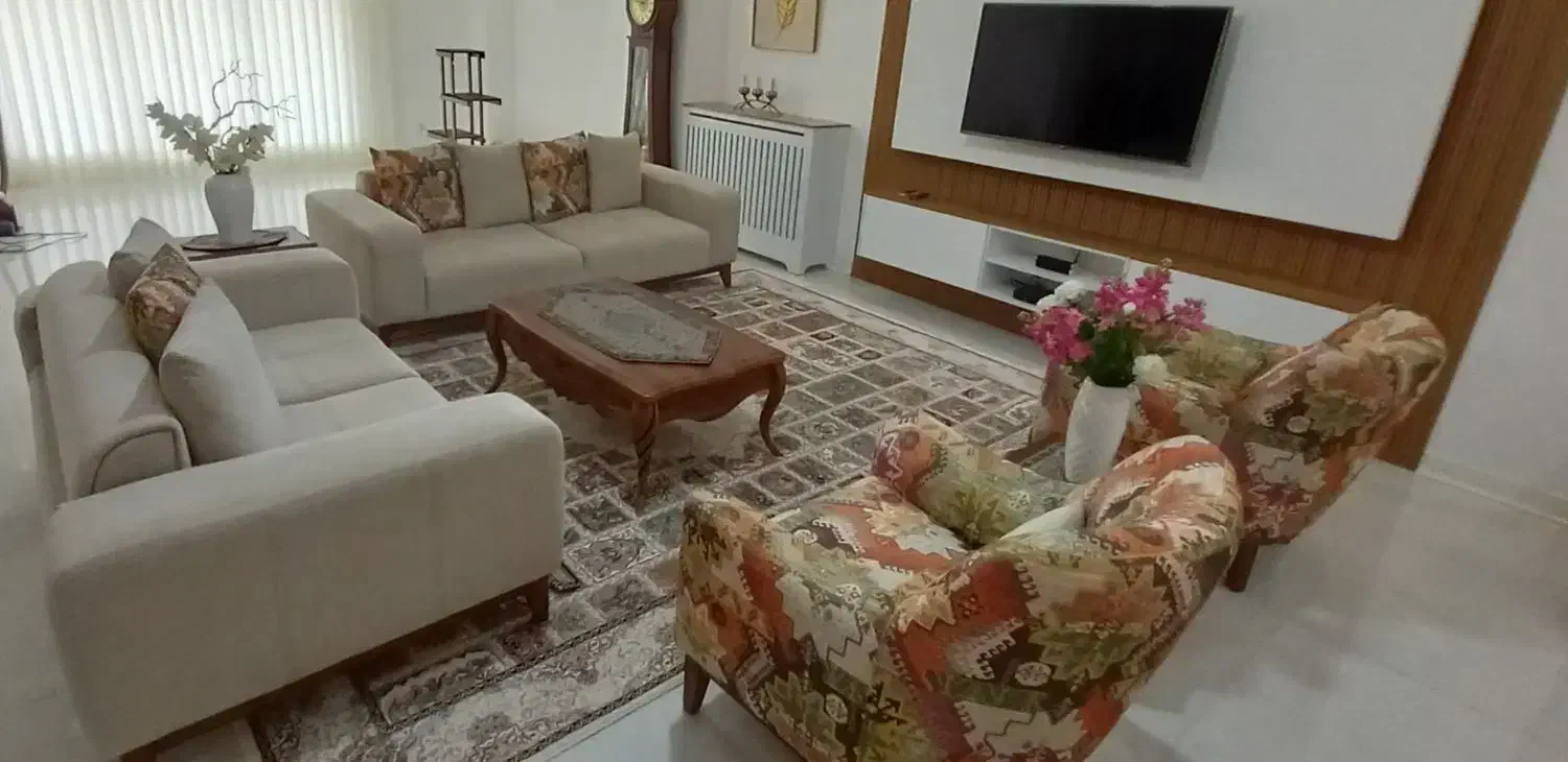 مبل ۷ نفره راحتی سالم و نو|مبلمان خانگی و میز عسلی|بابل, |دیوار
