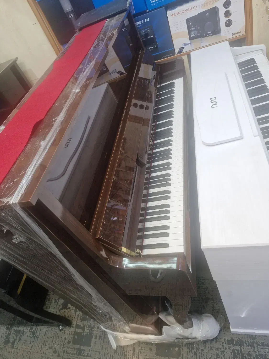 پیانو یاماها طرح آکوستیک|پیانو، کیبورد، آکاردئون|تهران, شیخ هادی|دیوار