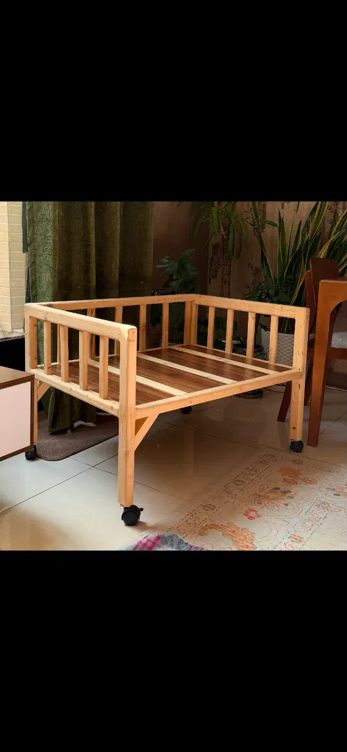 تخت کنار مادر|تخت و صندلی بچه|اصفهان, بوستان ناژوان|دیوار