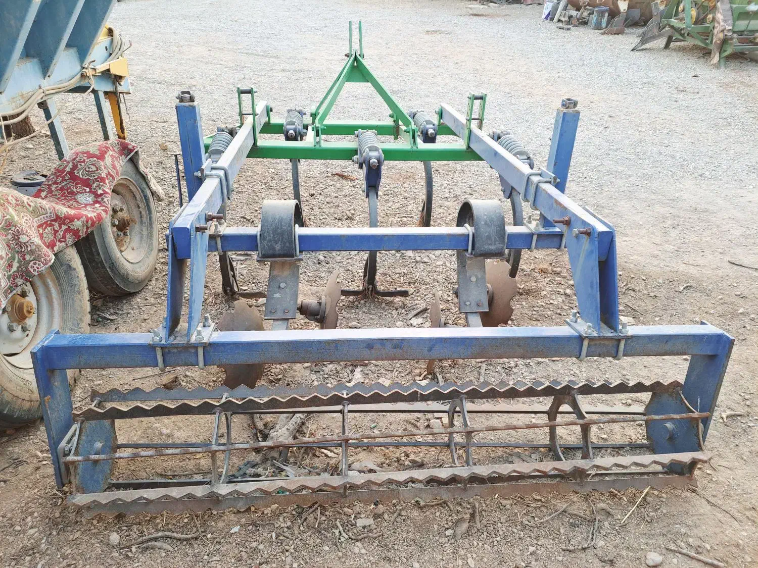 خاکورز|ماشین‌آلات صنعتی|سده (فارس), |دیوار