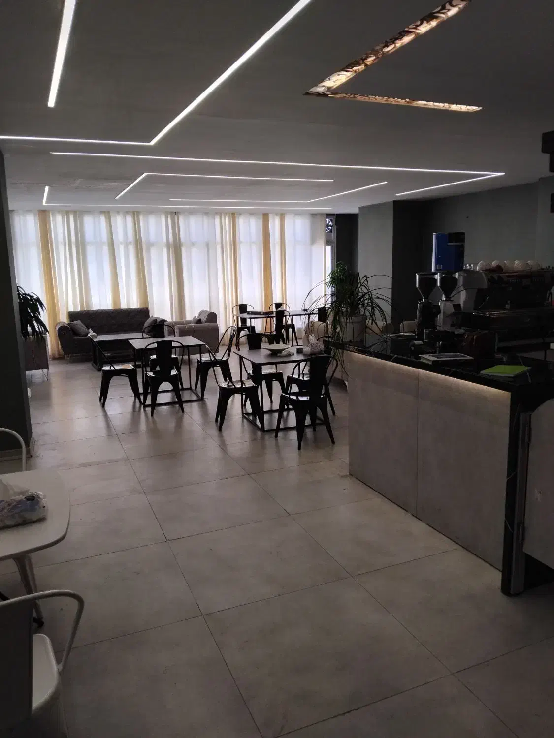 مافیا در صدرا هر شب|گردهمایی و همایش|صدرا-فارس, فاز ۱|دیوار