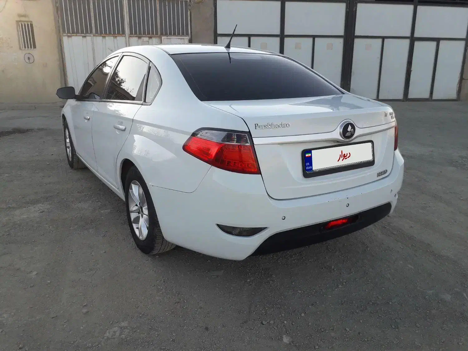 برلیانس ۳۳۰ بیرنگ|خودرو سواری و وانت|همدان, |دیوار