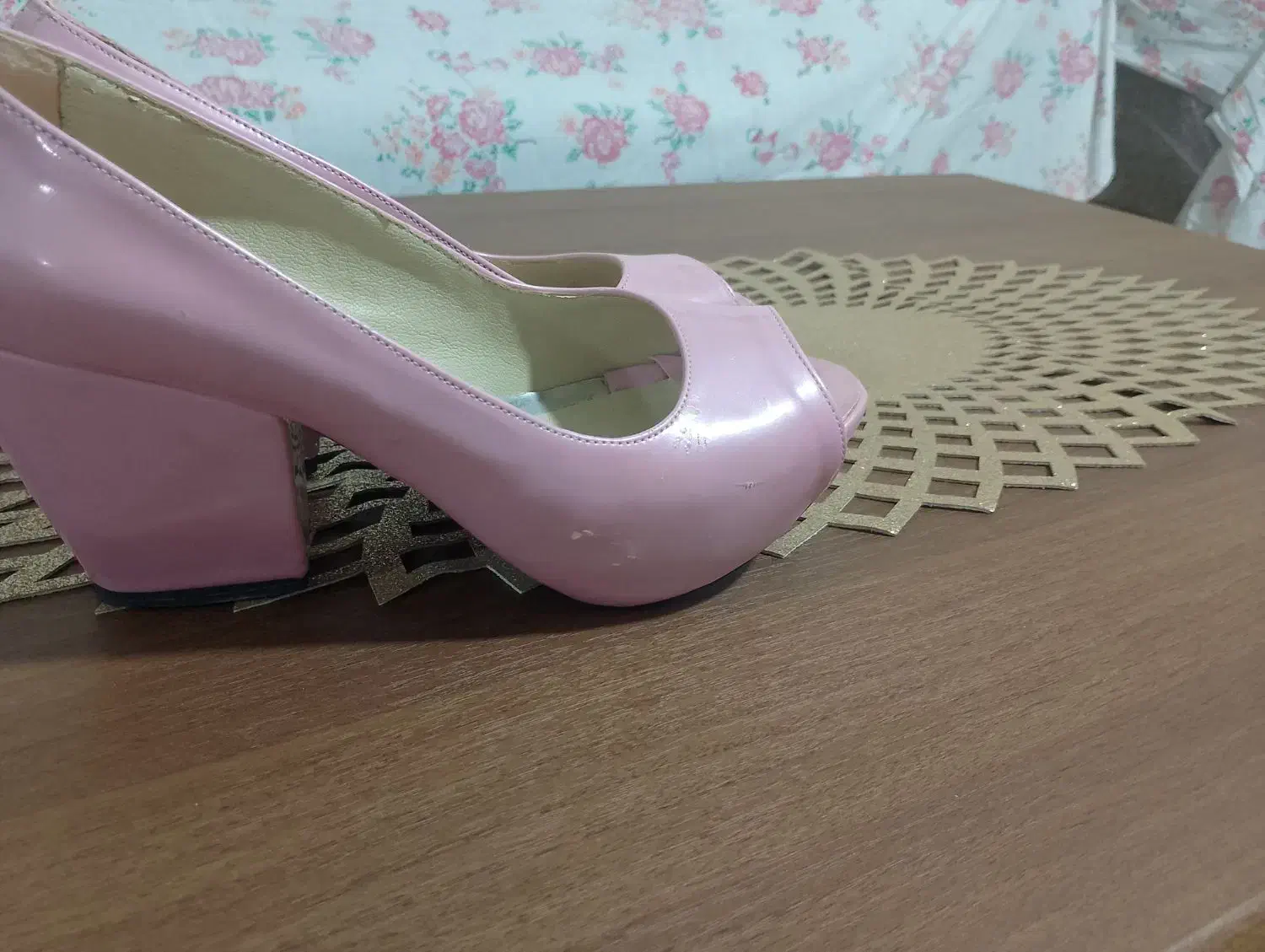 کفش مجلسی|کیف، کفش، کمربند|شیروان (خراسان), |دیوار