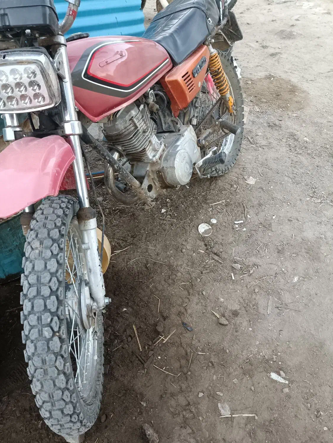 موتورسیکلت جمع شده و شاسی موتورسیکلت|موتورسیکلت|خاروانا, |دیوار