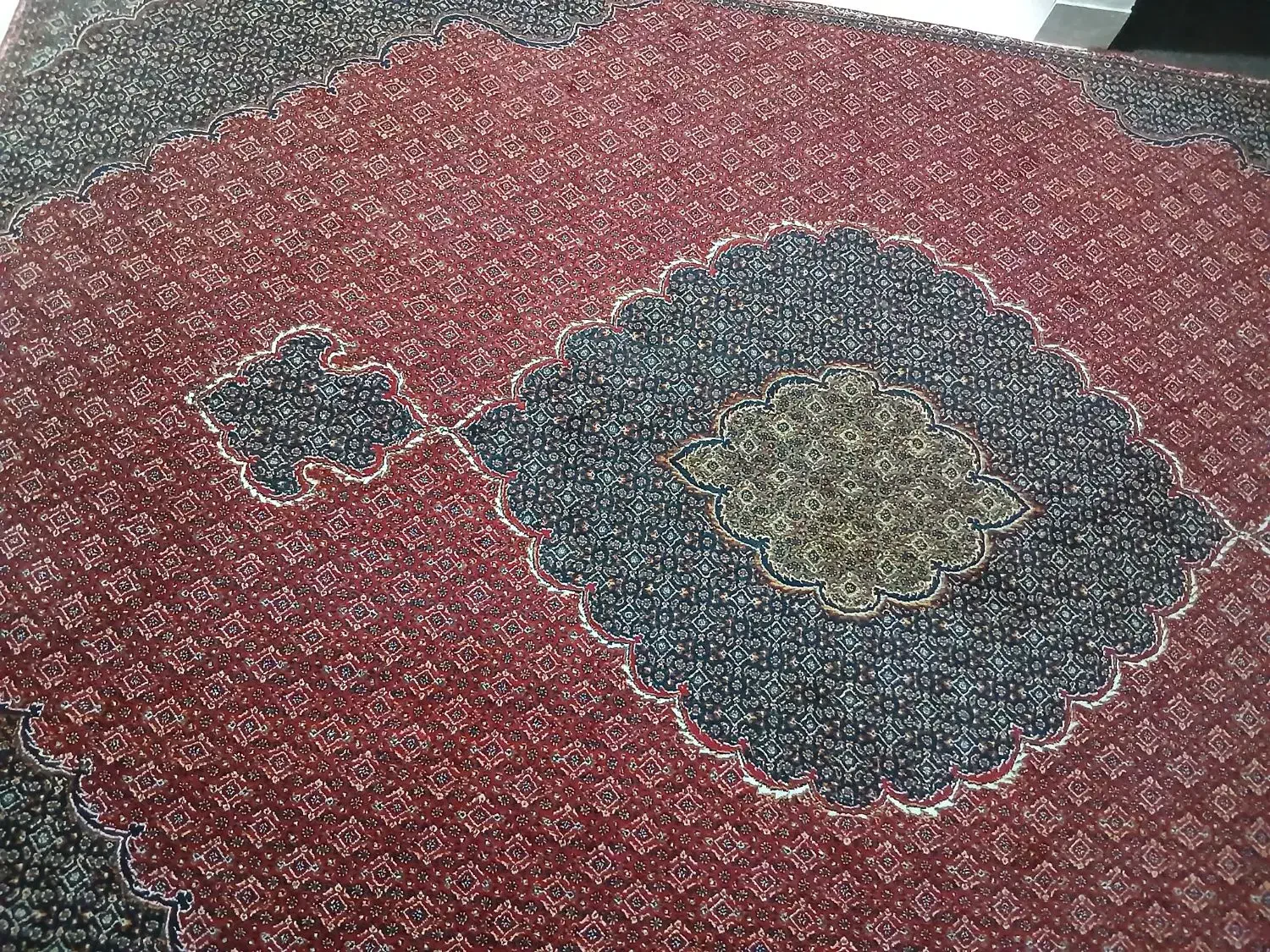 فرش ۹متری دوتومن تخفیفم داره|فرش|رستم‌آباد, |دیوار