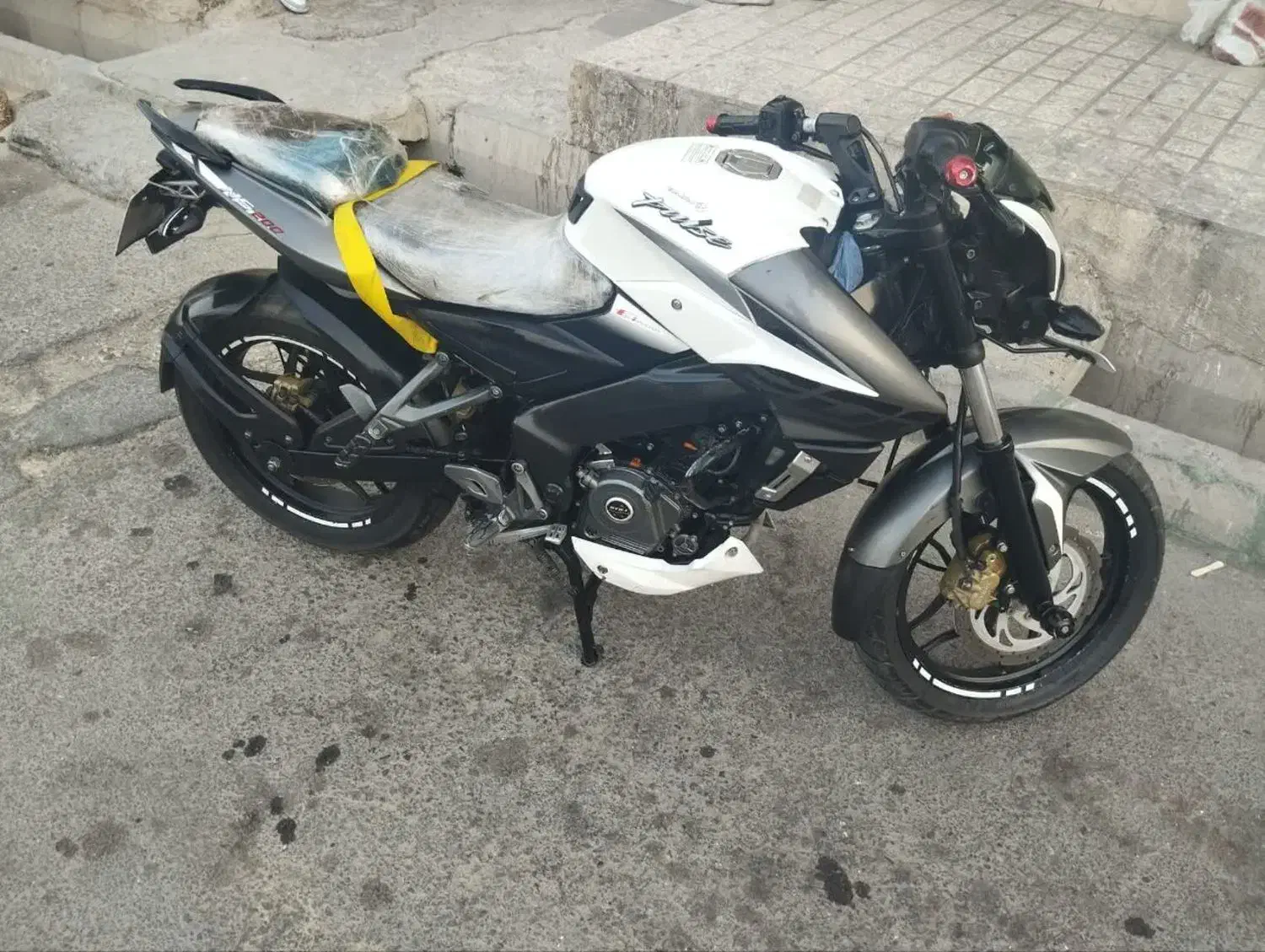 ns200|موتورسیکلت|اسلام‌شهر, مظفریه|دیوار