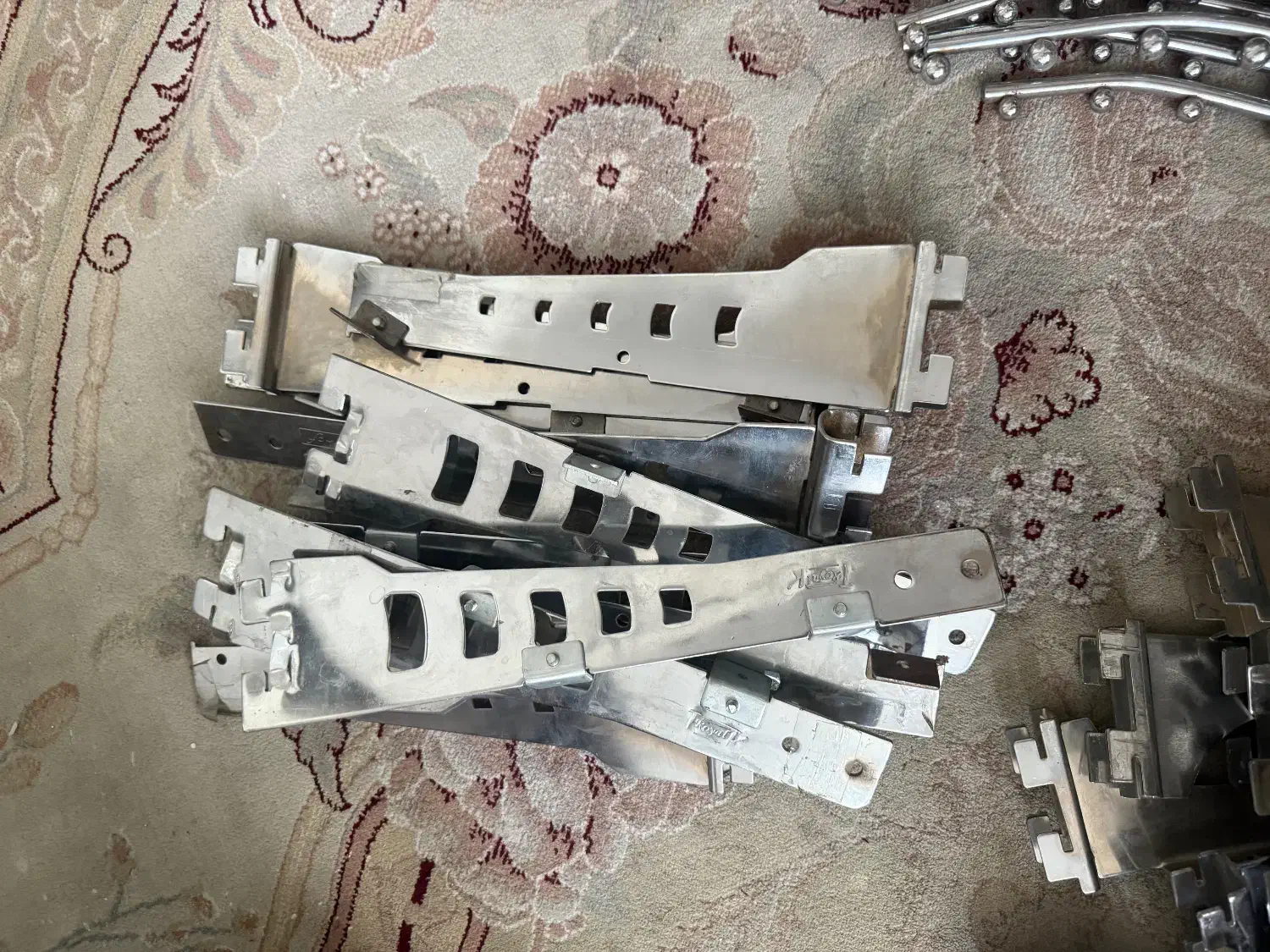 ۱۳شاخه ایستاده۶۴رگال تخت ۷رگال گره ای ۵۰چوب کار|فروشگاه و مغازه|تهران, شوش (باغ آذری)|دیوار