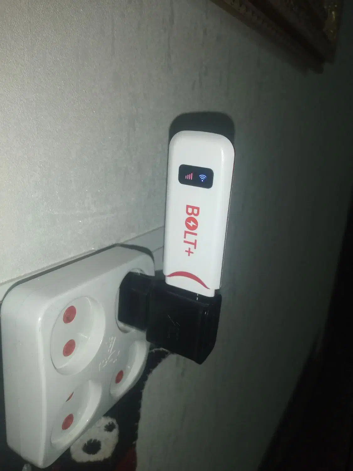 مودم جیبی وای فا سیم کارت 4G  با پورت USB|مودم و تجهیزات شبکه|شهریار, شهرک امیریه|دیوار